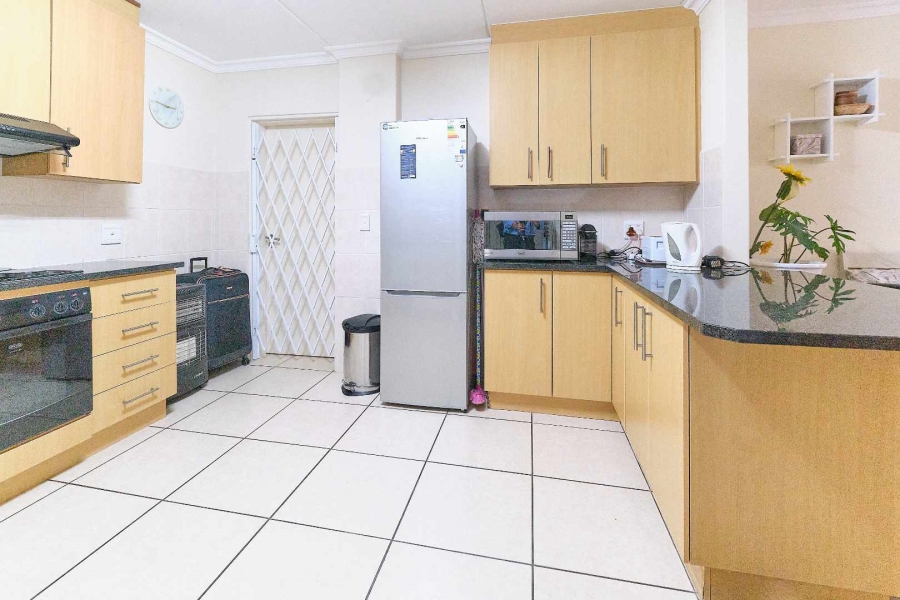 2 Bedroom Property for Sale in Royal Ascot Western Cape